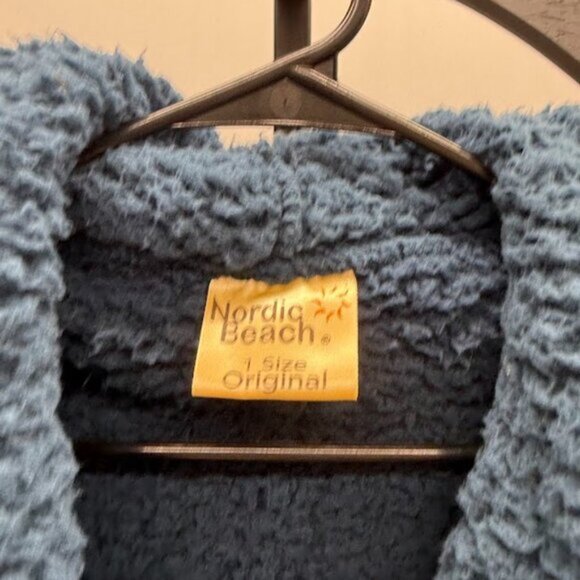 Nordic Beach Wrap - Picture 3 of 4